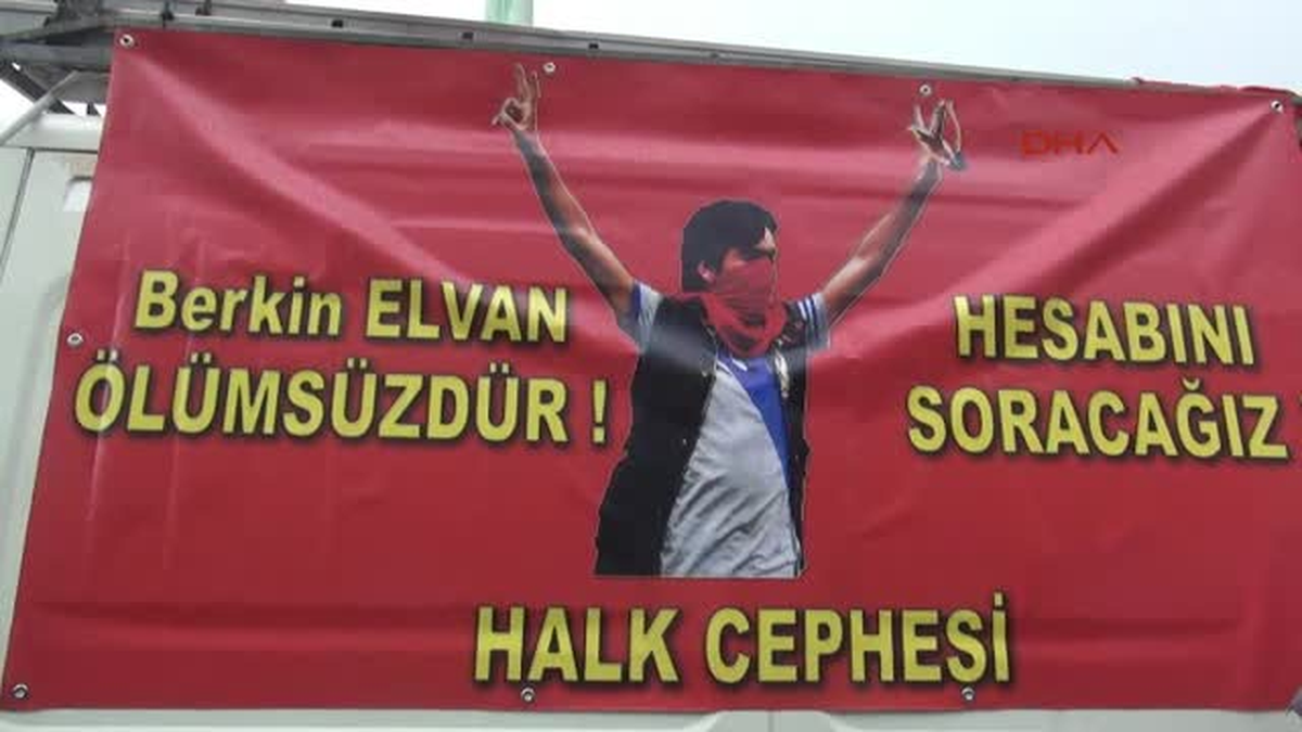 Paris Bastille\'de Coşkulu 1 Mayıs