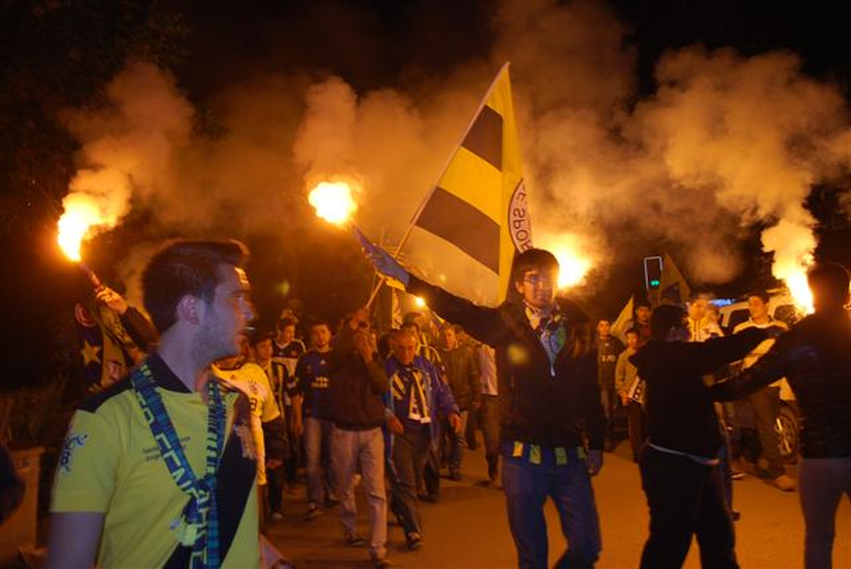 Salihlili Fenerbahçelilerden Şampiyonluk Yürüyüşü