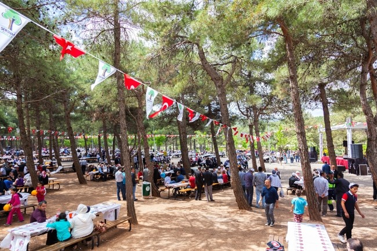 Şehitkamil\'de 1 Mayıs Emek ve Dayanışma Günü Coşkuyla Kutlandı