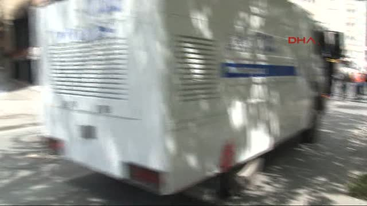 Şişli\'de Ara Sokaklarda Müdahale Devam Ediyor
