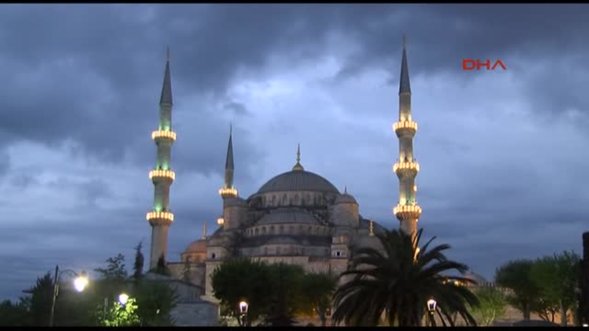 Sultanahmet\'te Regaip Coşkusu