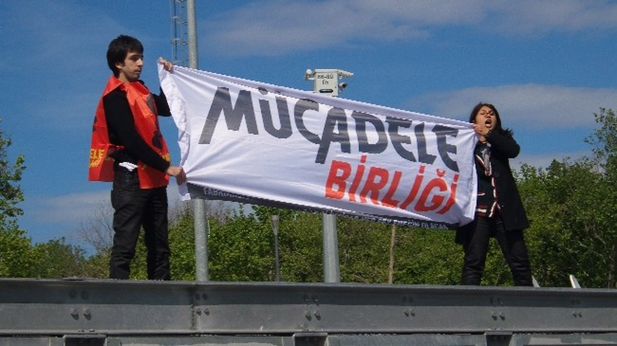 Taksim\'e Çıkan Eylemcilere Gözaltı