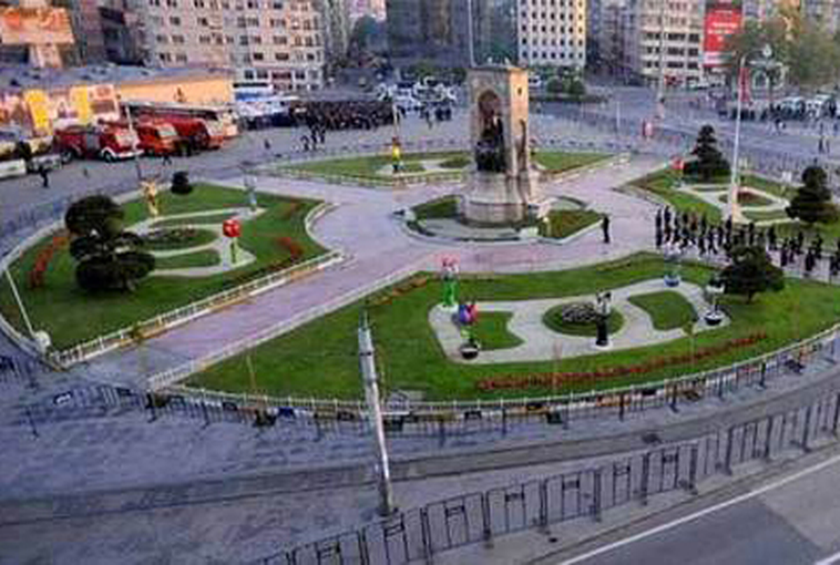Taksim Meydanı Açıldı