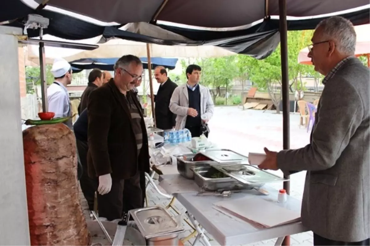 Tavşanlı Yediveren Derneği Kermes Açtı