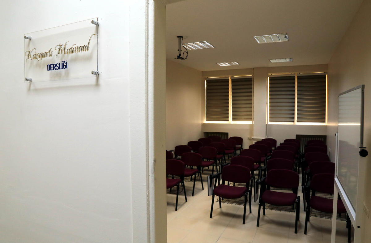 Toplumun Eğitim Açığını Kapatmak İçin Merkez Kurdular