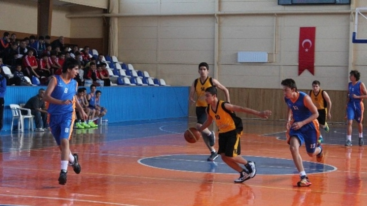 Yıldızlar Potada Ter Döküyor