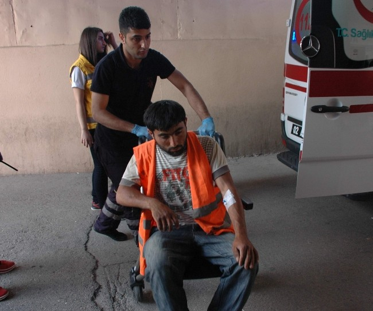 Adıyaman\'da Trafik Kazası: 3 Yaralı