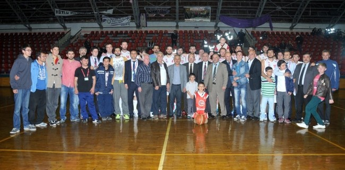 Afyonkarahisar Belediyespor Basketbol Takımı 2\'nci Lig Yolunda