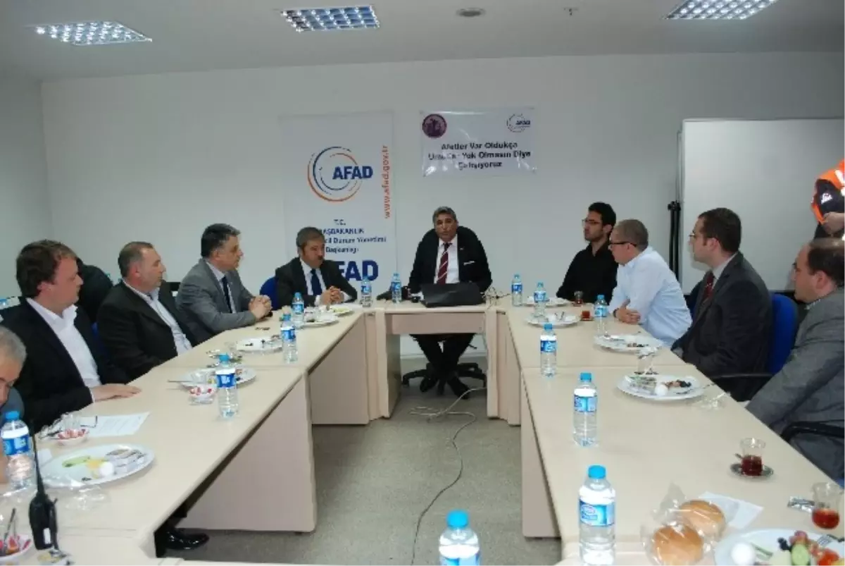 Afyonkarahisar'da Olası Afetlerde Kurumlar Arasındaki İş Birliği Masaya Yatırıldı