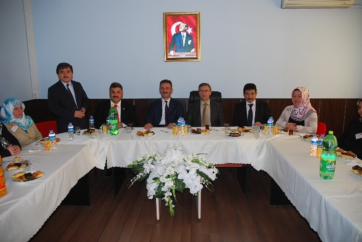 Aile Eğitimini Başarıyla Tamamlayanlar Sertifikalarını Aldı