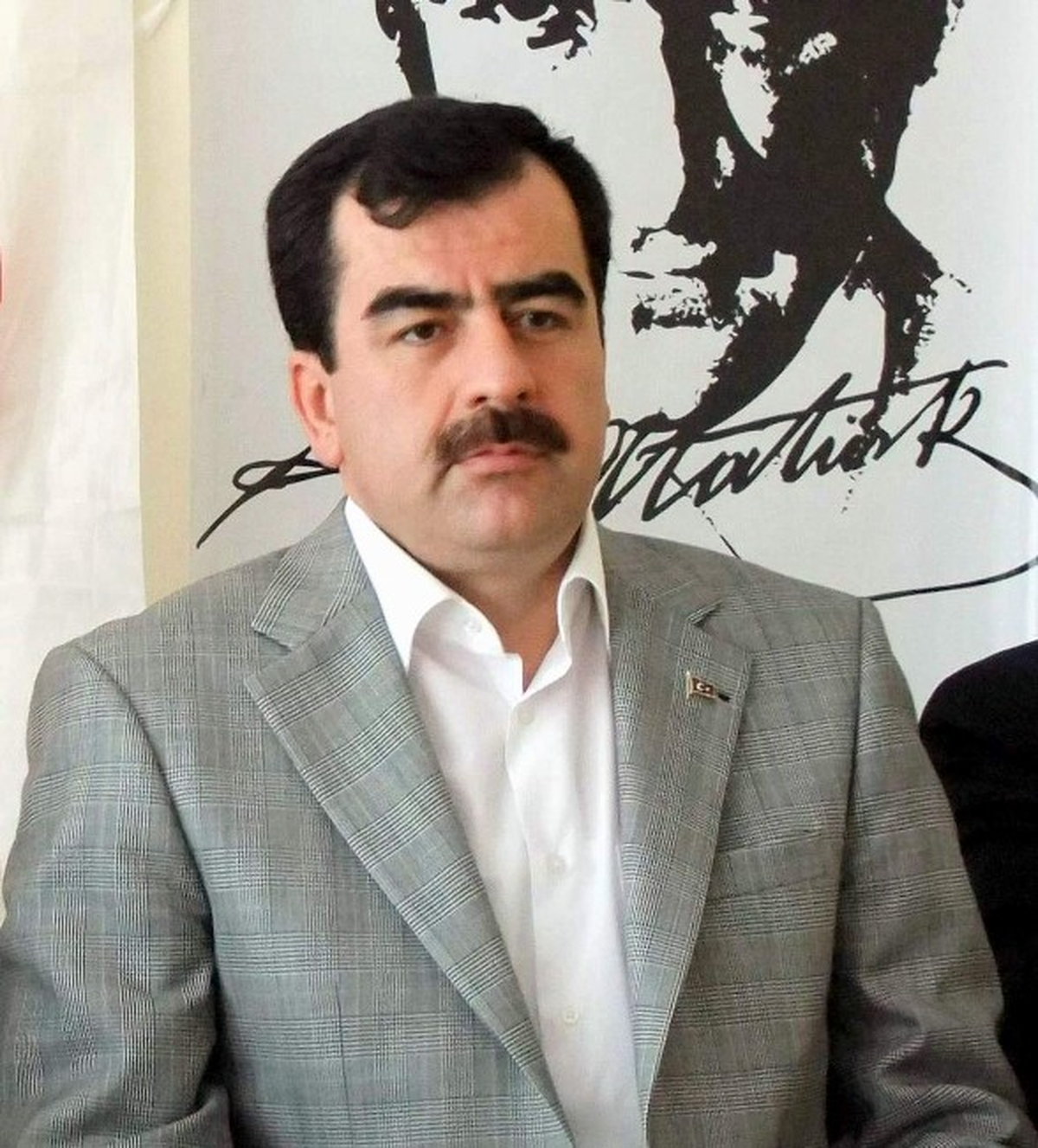 Ak Partili Erdem; "Büyükşehir İşçilere Sahip Çıkmalıdır"