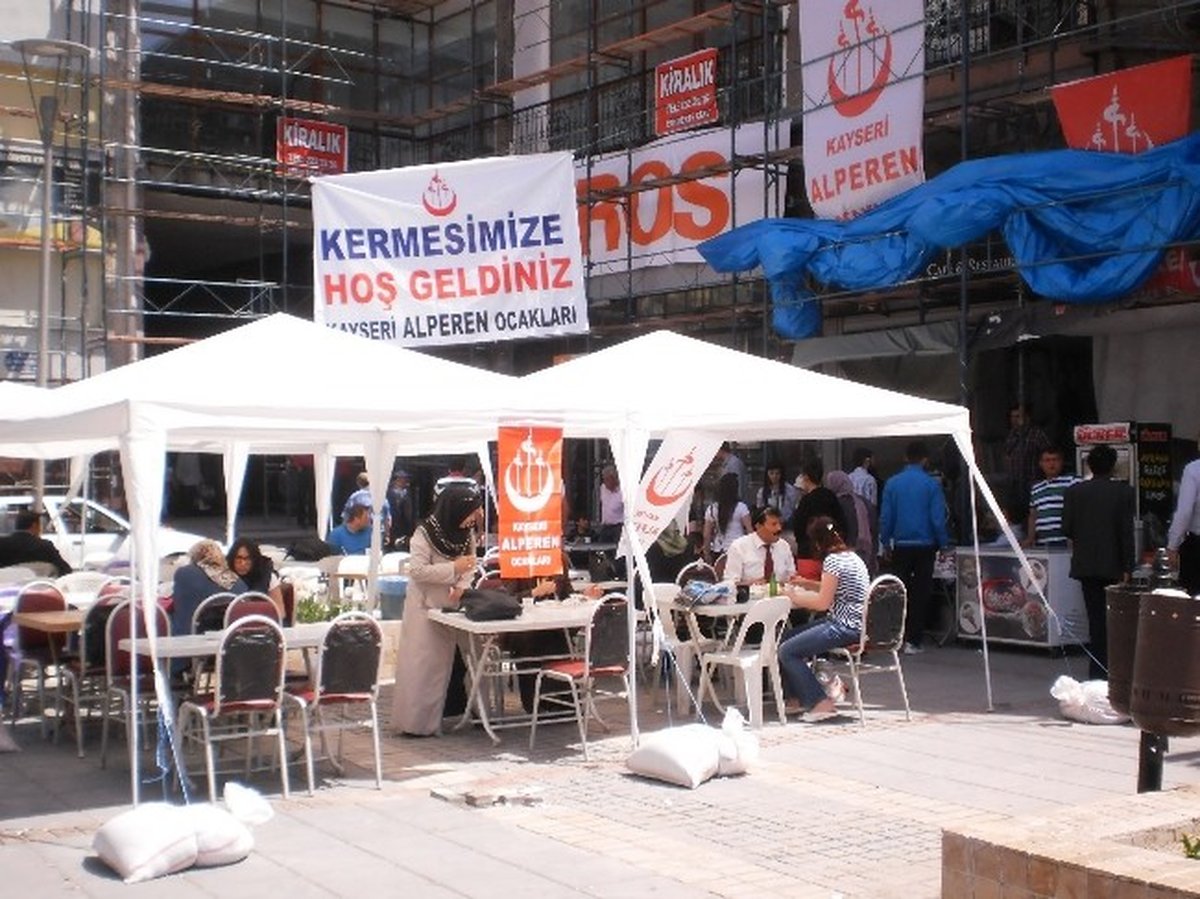 Alperen Ocaklarından Öğrenciler Yararına Kermes