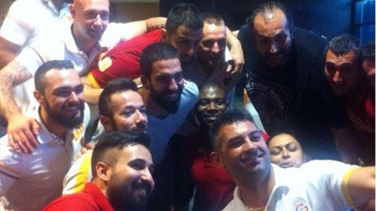 Arda Turan Engelsiz Aslanlar\'ı Yalnız Bırakmadı