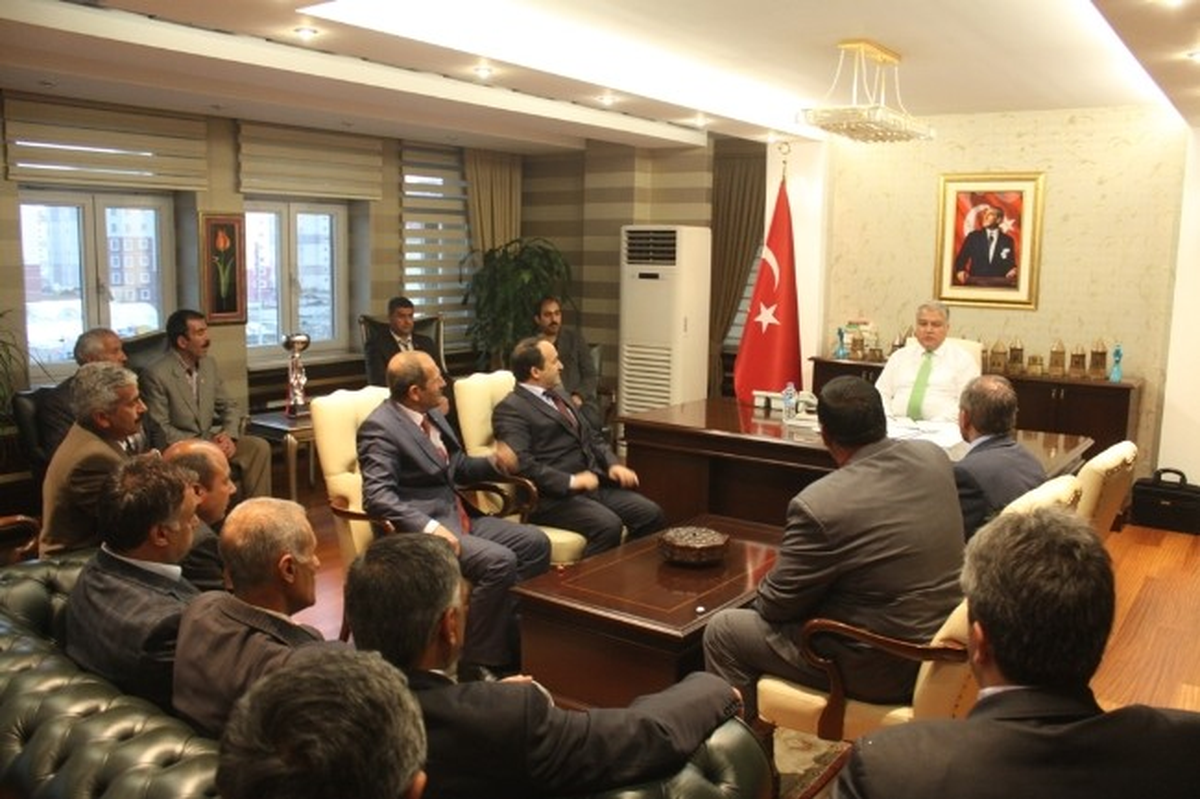 Mahalle Muhtarları Vali Tekinarslan\'ı Ziyaret Etti