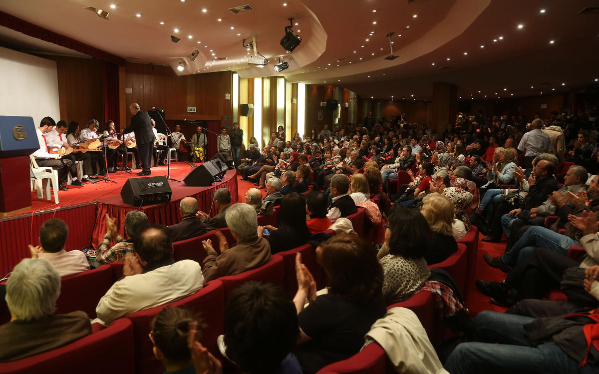 Bağlama Kursiyerlerinden Mezuniyet Konseri