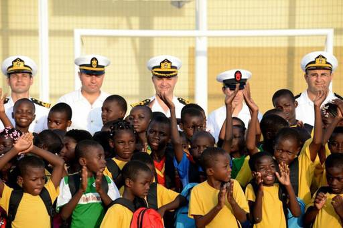 Barbaros Türk Deniz Görev Grubu Angola\'yı Ziyaret Etti