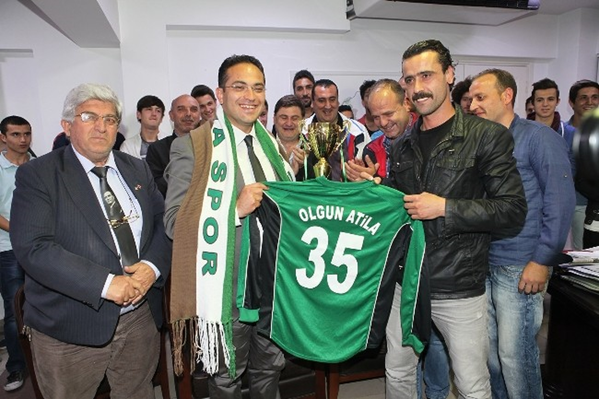 Başkan Olgun Atila ile Şampiyonluk Selfiesi
