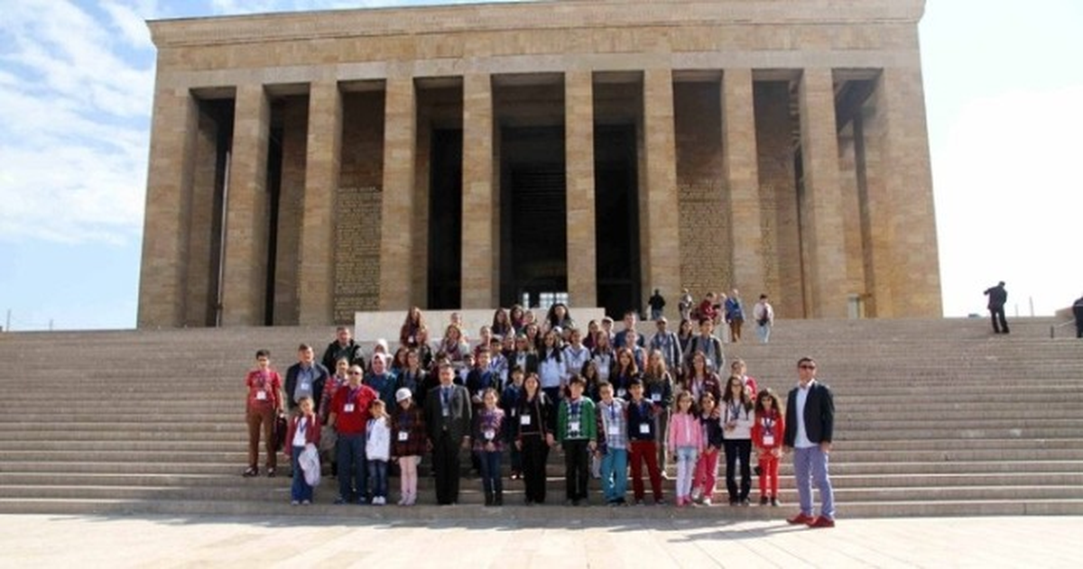 Bence Barış Manço" Diyenler Anıtkabir\'i Gezdi