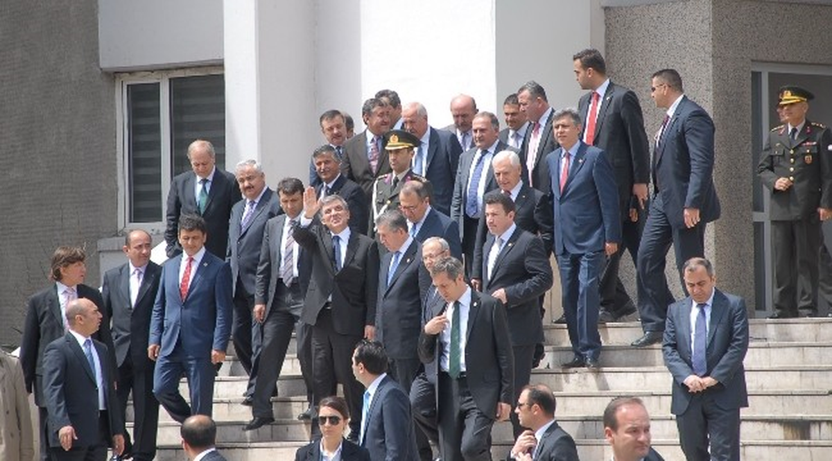 Cumhurbaşkanı Gül Cuma Namazını Ulu Camide Kıldı