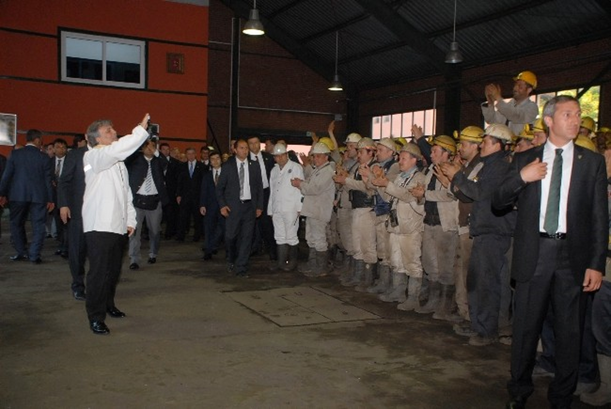 Cumhurbaşkanı Gül\'den Madencilere Sürpriz Ziyaret