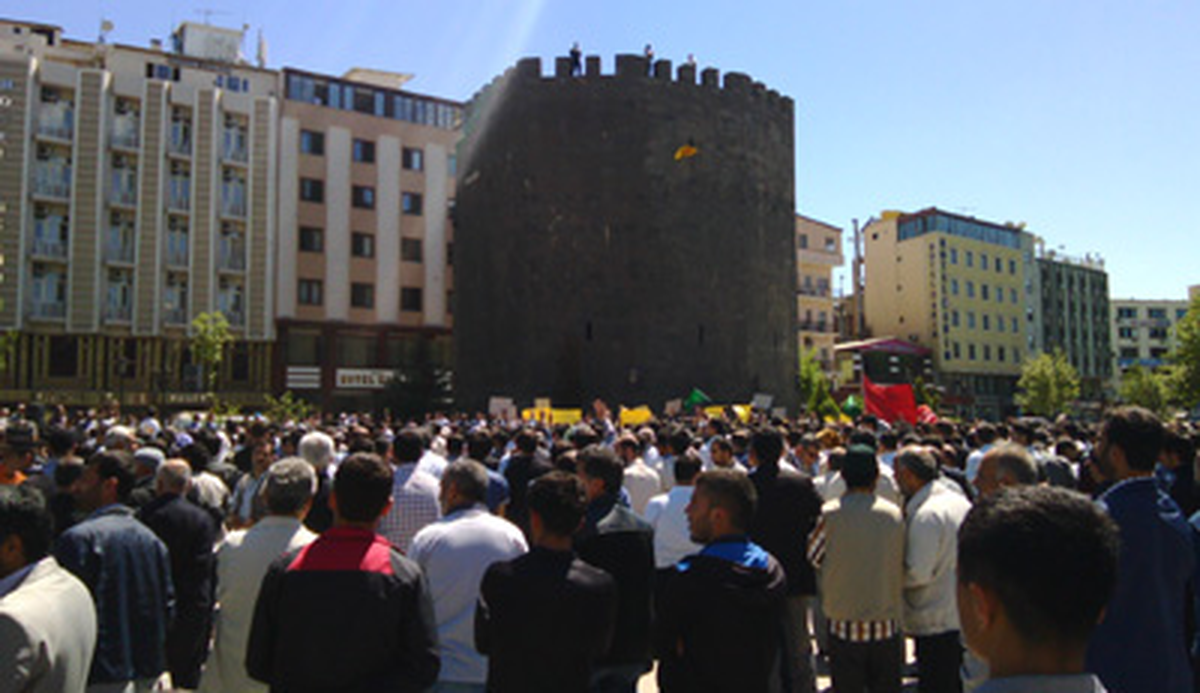 Diyarbakır\'dan Mısır\'a İdam Tepkisi