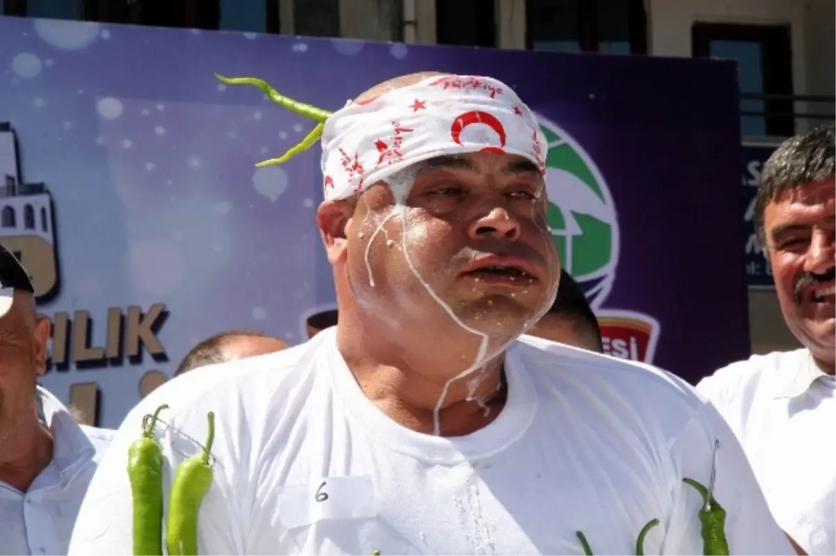 En Çok Acı Biber Yiyen Altını Kaptı