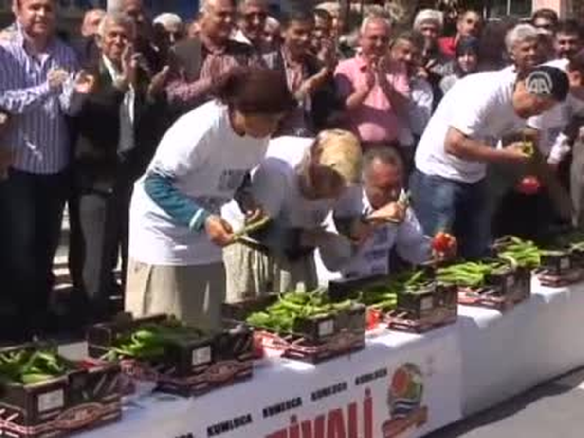 En Fazla Acı Biberi Yemek İçin Yarıştılar