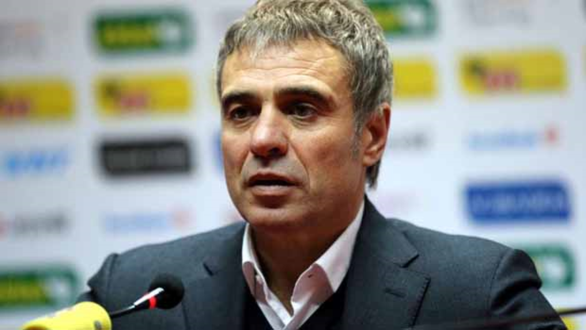Fenerbahçe Teknik Direktörü Ersun Yanal Seneye Buradayım
