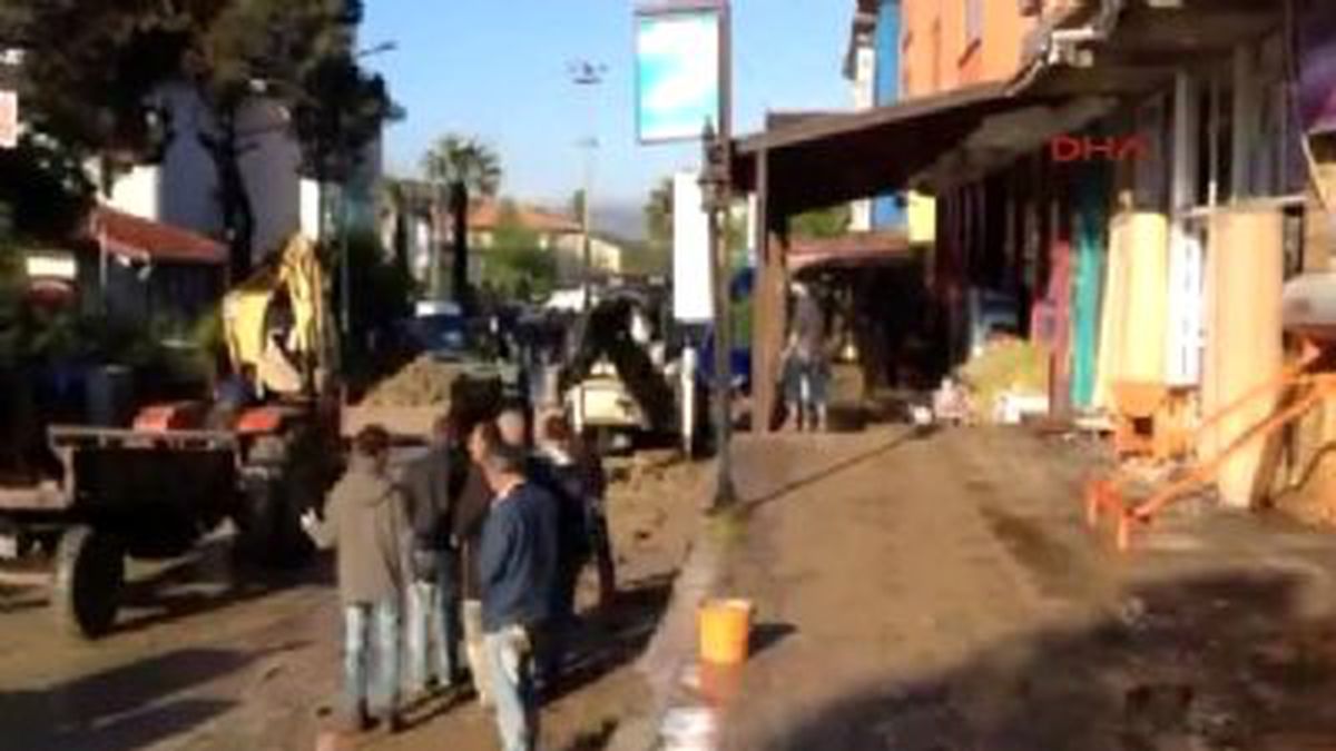 Gökçeada\'yı Sel Vurdu
