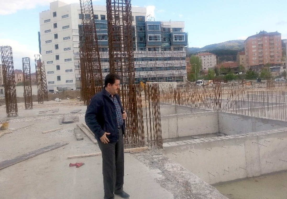 Hasan Fehmi Kinay, Kapalı Spor Salonu ve Gençlik Merkezi İnşaatlarını İnceledi