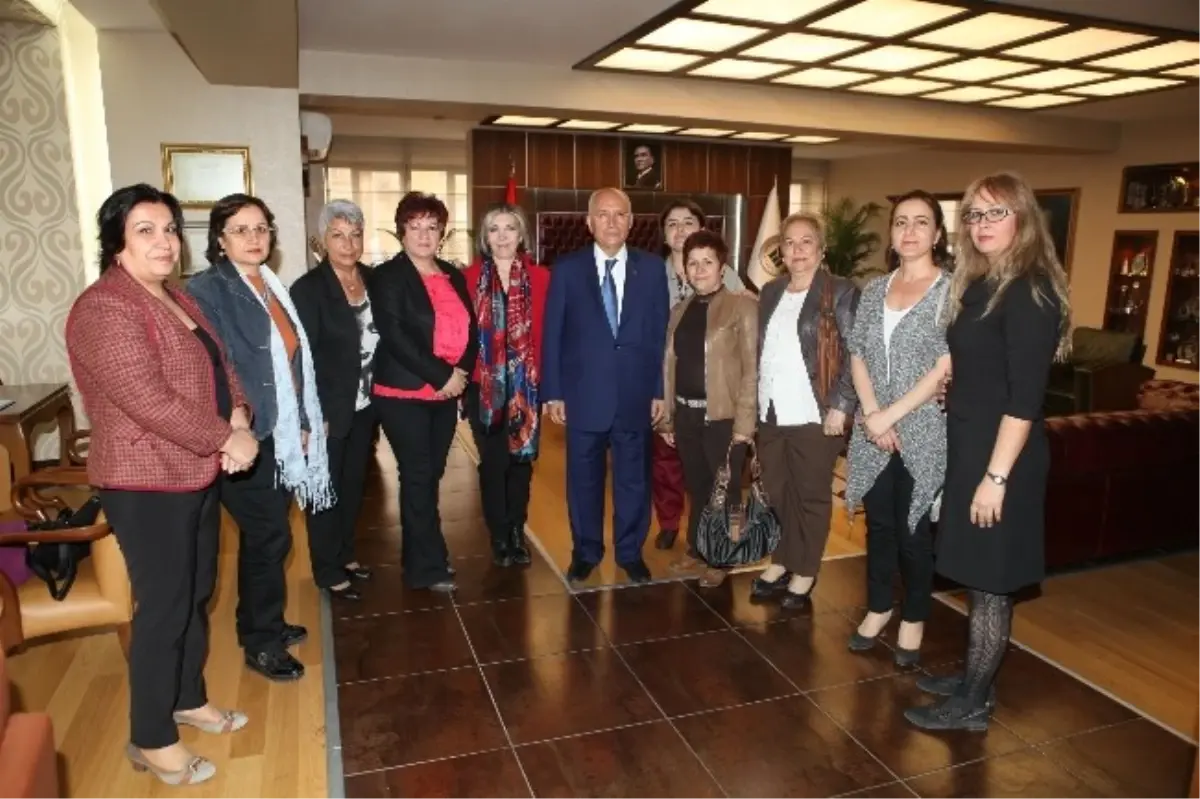 CHP Ankara İl Kadın Kollarından Başkan Yaşar\'a Ziyaret