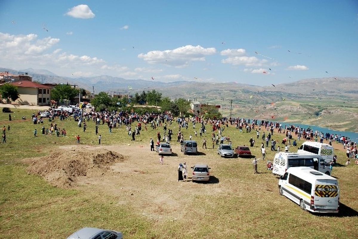 Kahta\'da Uçurtma Şenliği Düzenlendi