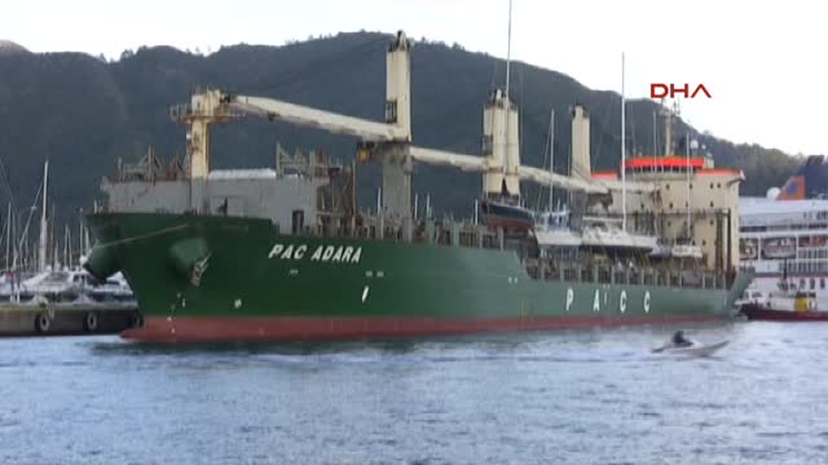Lüks Yatlar Kargo Gemileriyle Marmaris\'e Taşınıyor