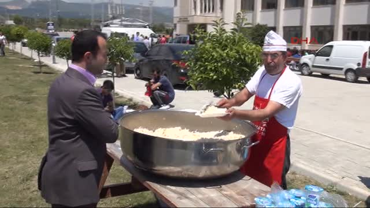 Mersin Üniversitesi\'nde Gergin Türkçülük Kutlaması