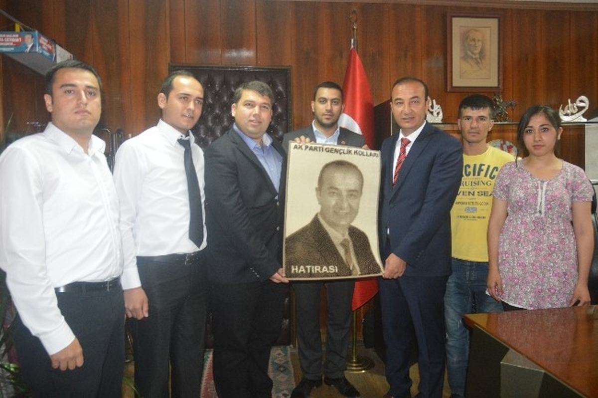 Öztürk\'e Resimli Dokuma Halı