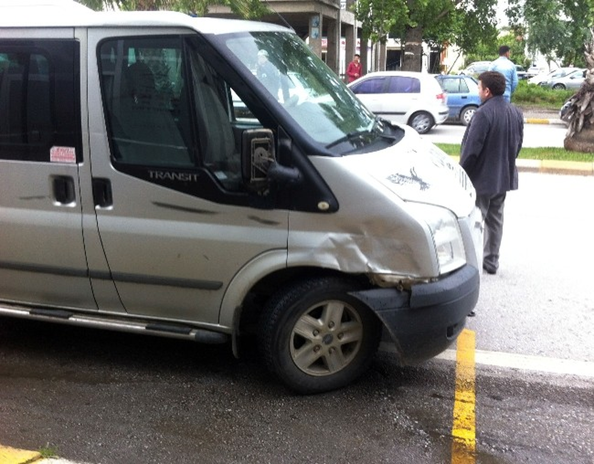 Palmiye Caddesinde Kaza: 1 Yaralı