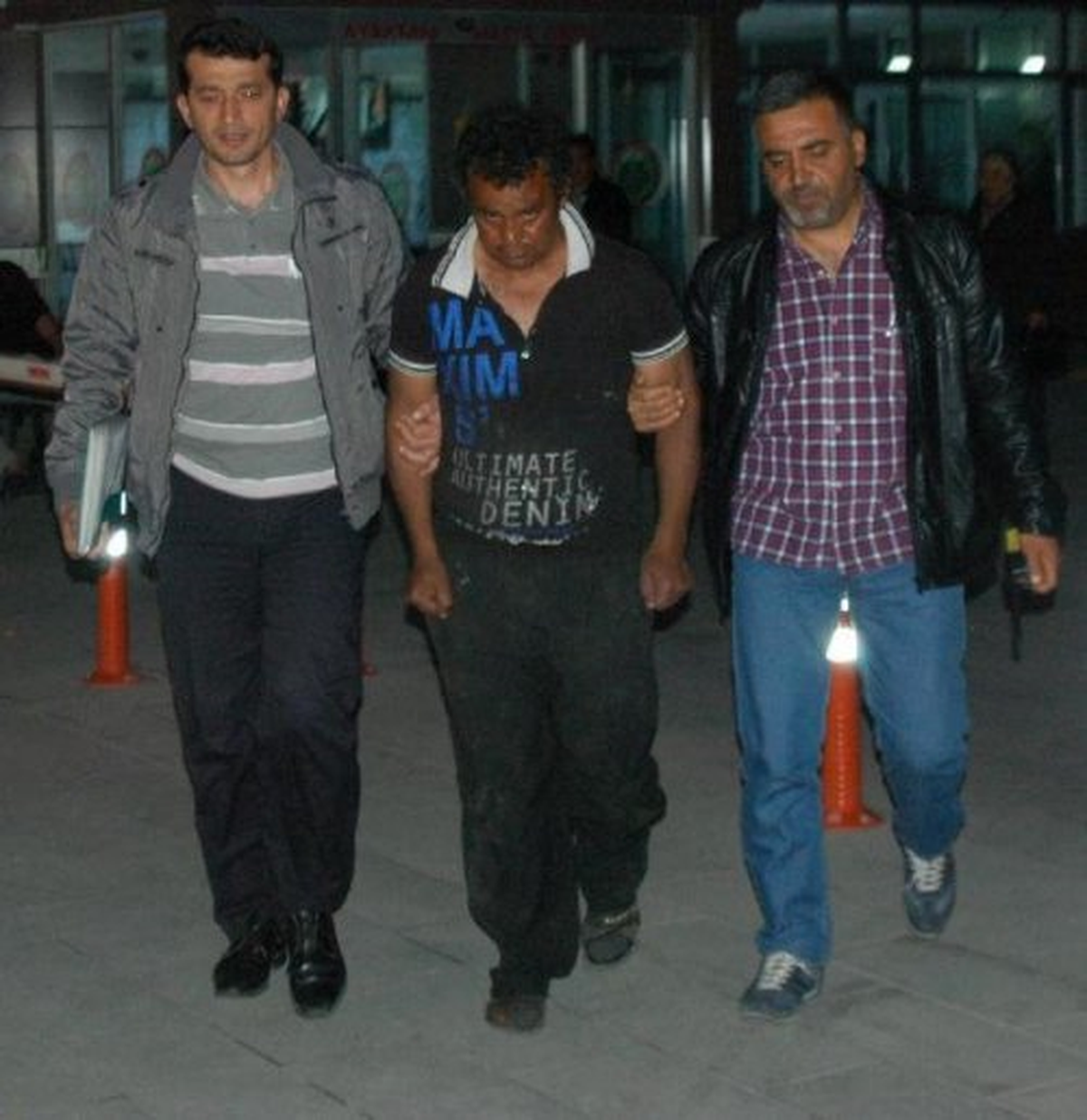 Konya\'da Para İsteyen Kardeşini Bıçakladı