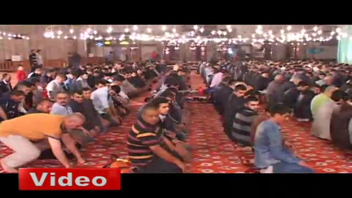 Regaip Kandili\'nde Camiler Doldu Taştı