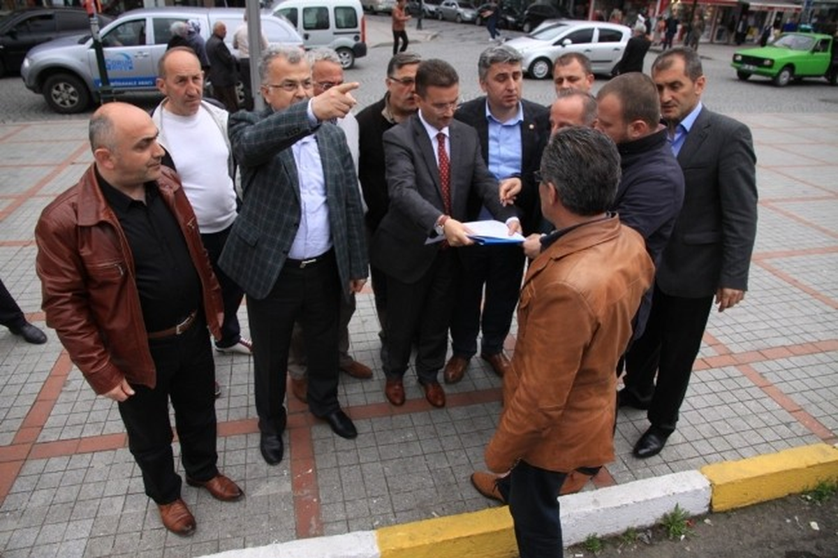 Rize\'de Cumhuriyet Meydanı Yenilenecek