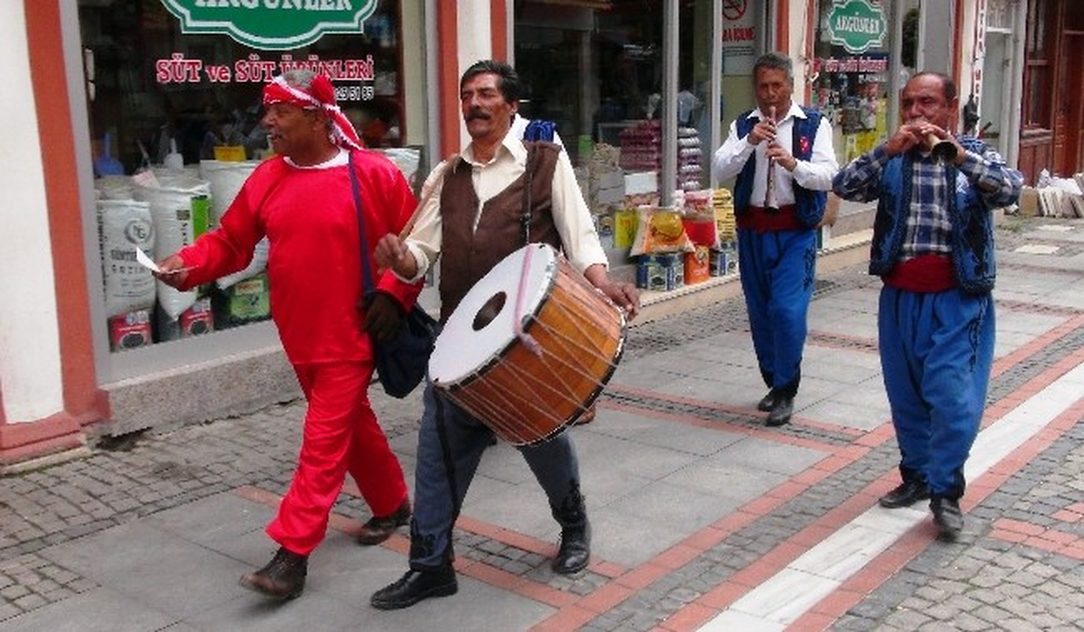 Romanların Çeribaşından, Kakava Şenlikleri\'ne Davet