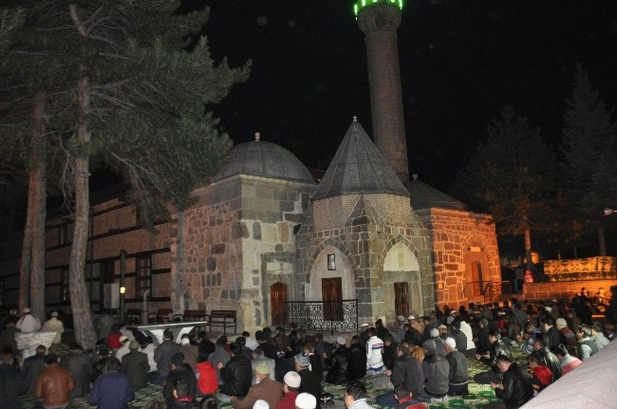 Seydişehir\'de Regaib Kandili Coşkusu
