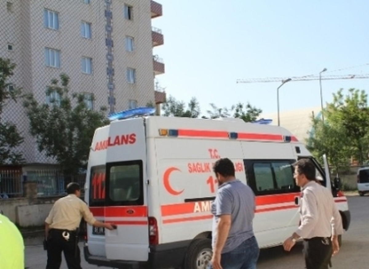 Siirt\'te İnşaattan Düşen İşçi Ağır Yaralandı