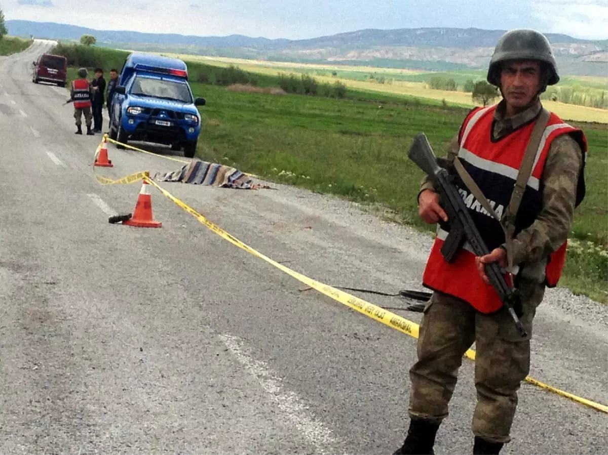 Tokat\'ta Otomobil Devrildi: 2 Ölü, 2 Yaralı