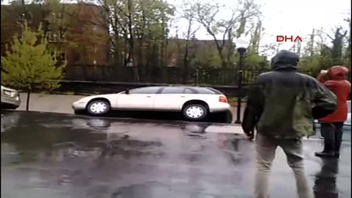 Toprak Kayması Araçları Böyle Yuttu
