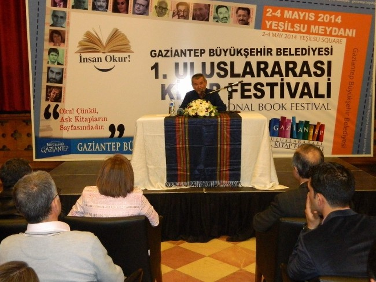 Yazar Ahmet Telli Gaziantepli Okurlarıyla Buluştu