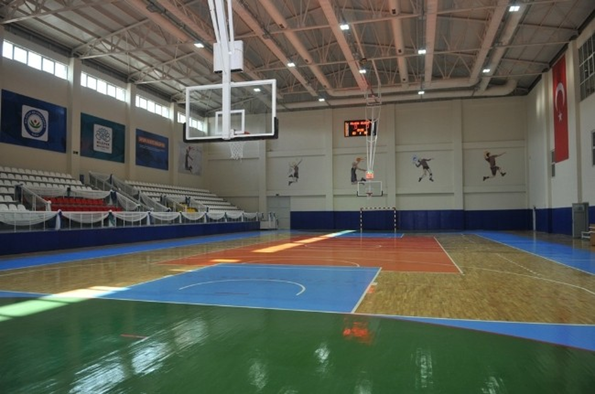 Yüzüncü Yıl Spor Salonu Nilüfer\'e Çok Yakıştı