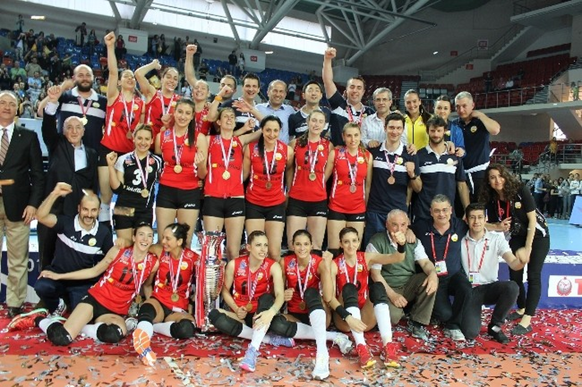 Acıbadem Bayanlar Voleybol Ligi\'nin Şampiyonu Vakıfbank