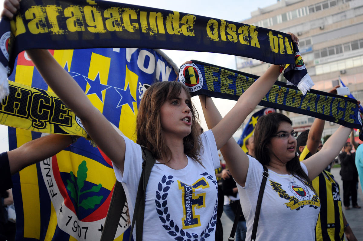 Adalete Fener Yak' Kampanyası