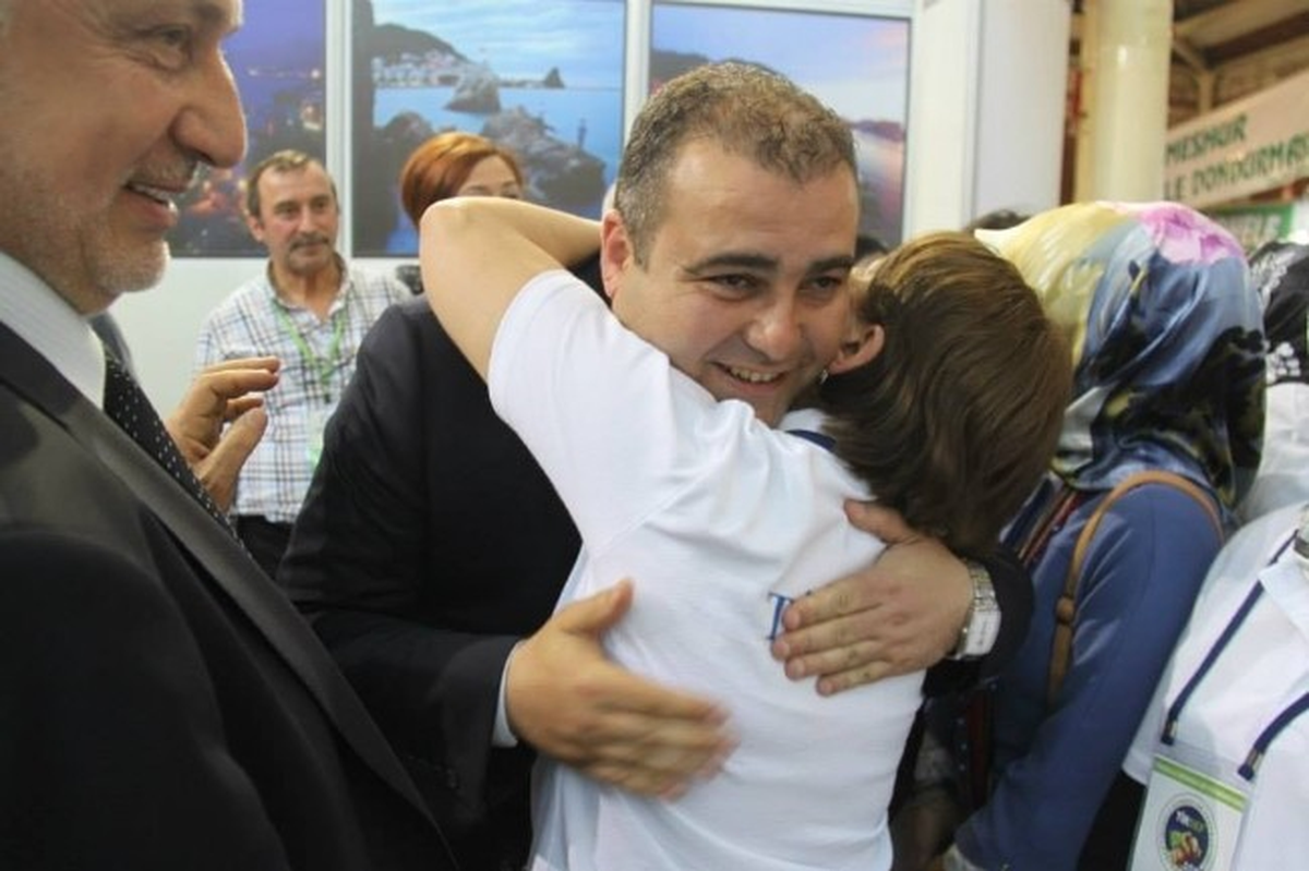 Başkan Erener, Feshane\'de Gurbetteki Hemşehrileri ile Hasret Giderdi
