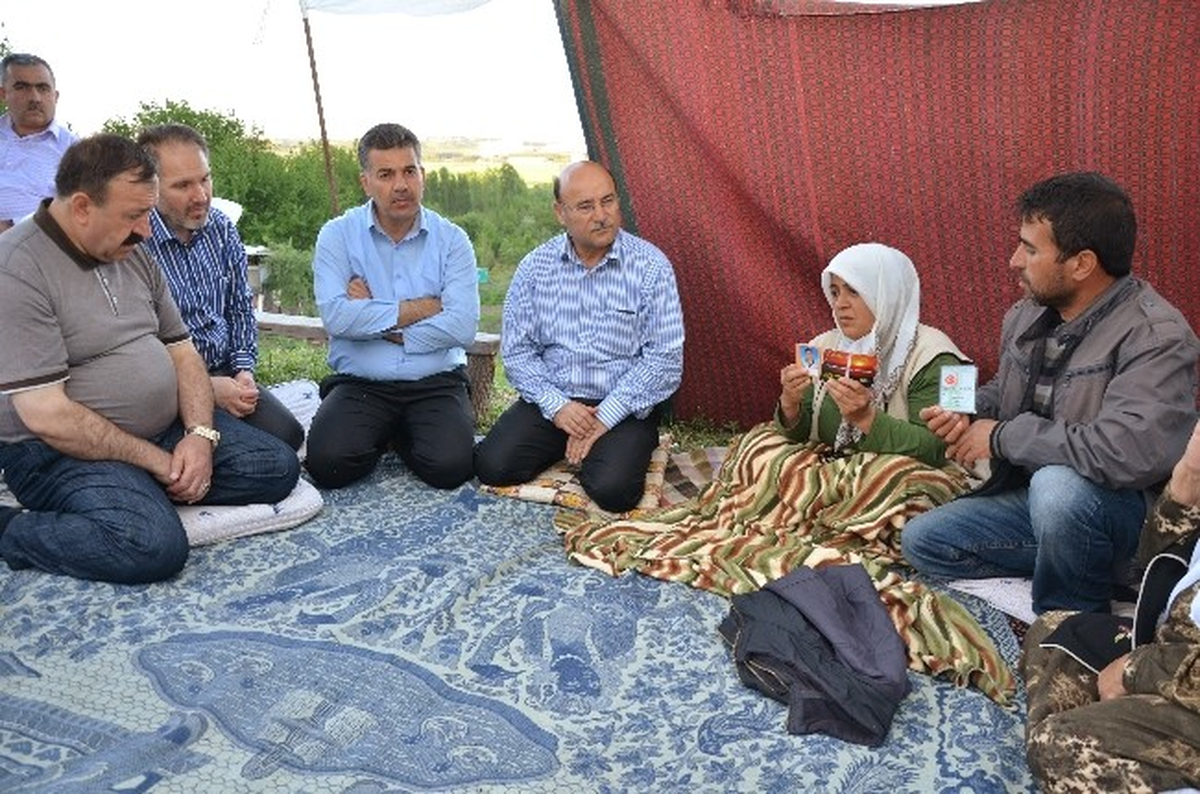 Bem-Bir-Sen, Oğlu PKK Tarafından Kaçırılan Diyarbakırlı Ailenin Acısını Paylaştı